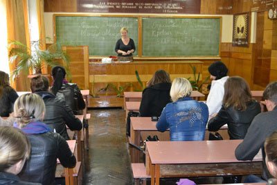 Від Уманської ОДПІ виступила випускник нашого вузу завідувач сектором взаємодії із ЗМІ та громадскістю Ожогіна Н.С.